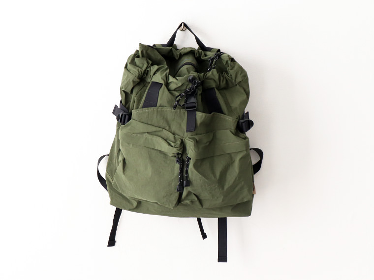 no roll EMPTY HANDED PACK / OLIVE ノーロール-