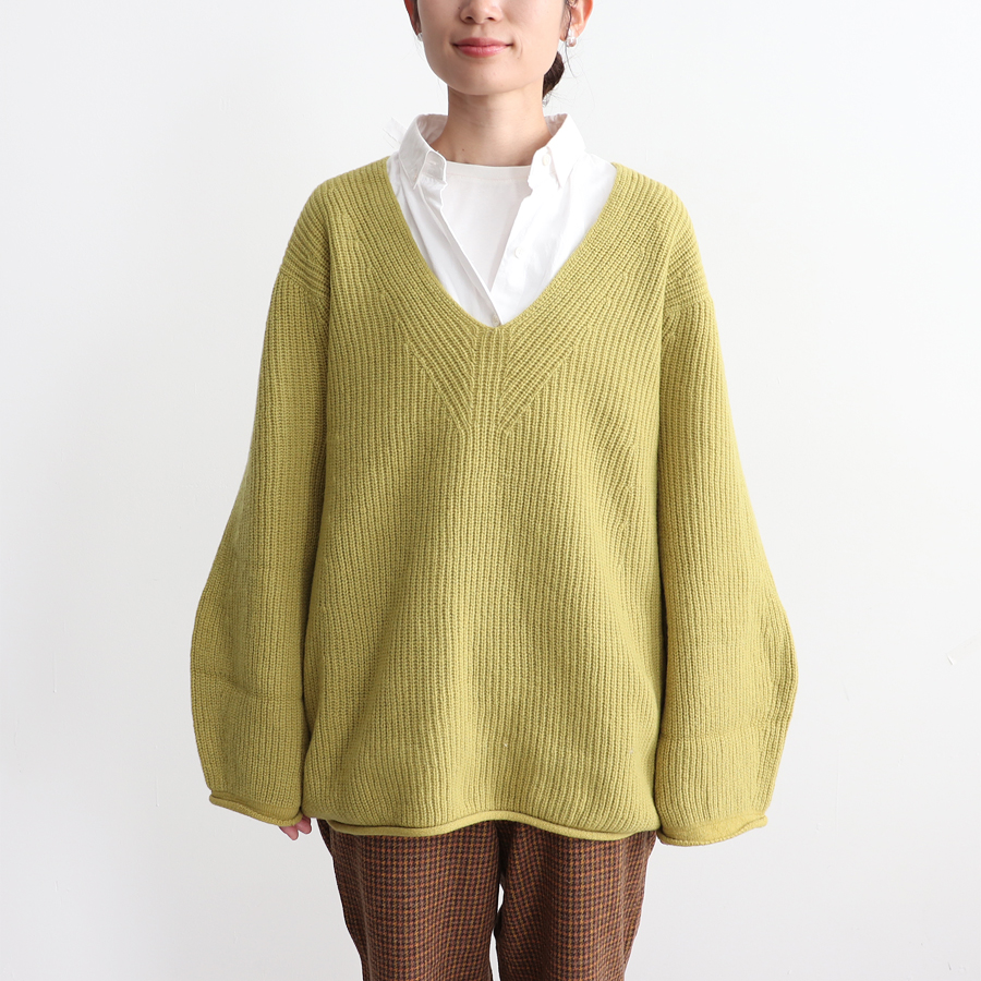 unfil (アンフィル) superfine lambs wool ribbed-knit V neck sweater