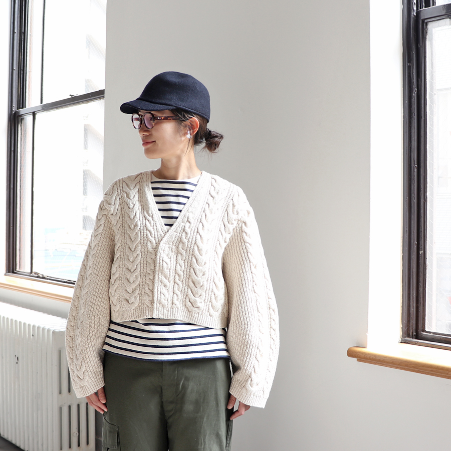 unfil (アンフィル) cotton & lambs wool cable-knit cropped cardigan