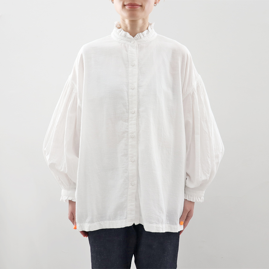 maison de soil (メゾンドソイル) フリルカラーピンタックシャツ