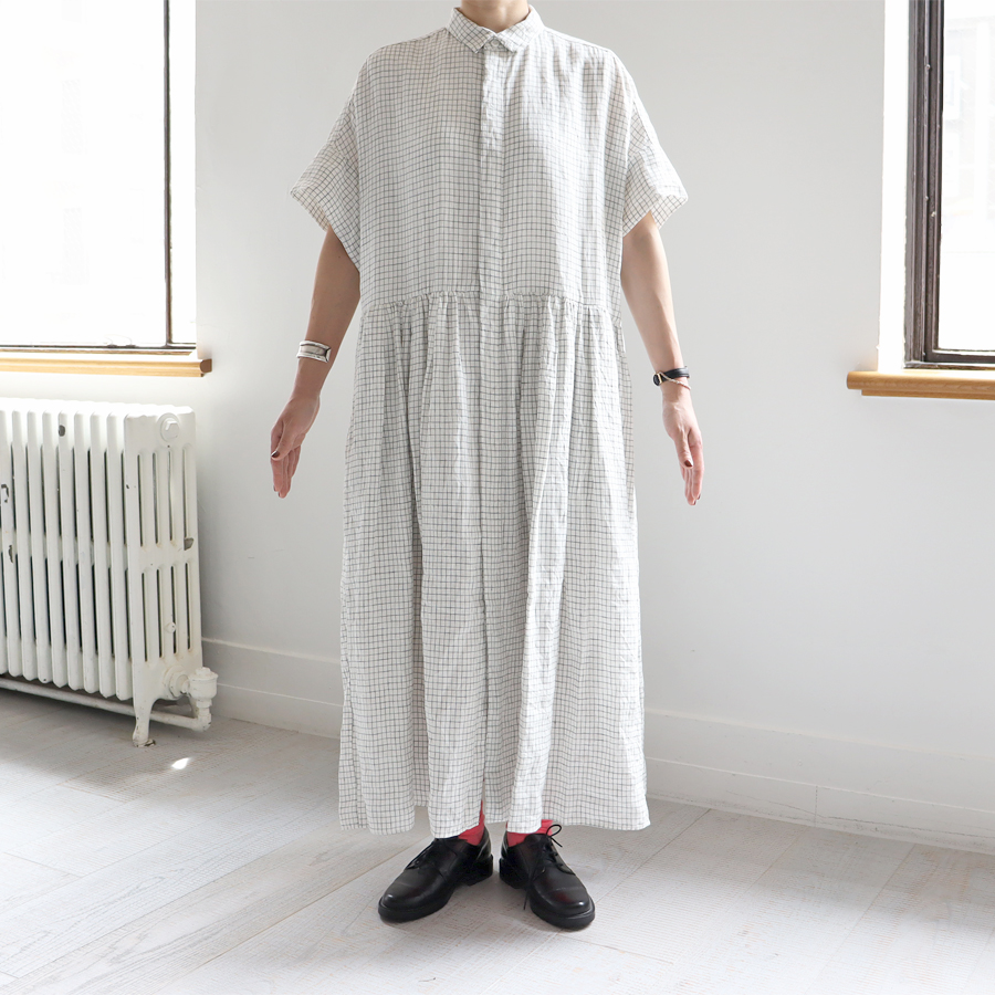 【美品】TOUJOURS(トゥジュー)ランダムプリーテッドバギーシャツドレス ovede | 今年のトゥジューのシャツドレス ロング丈が大人っぽく