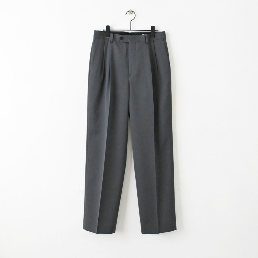 AURALEE (オーラリー) LIGHT WOOL MAX GABARDINE TWO-TUCK SLACKS