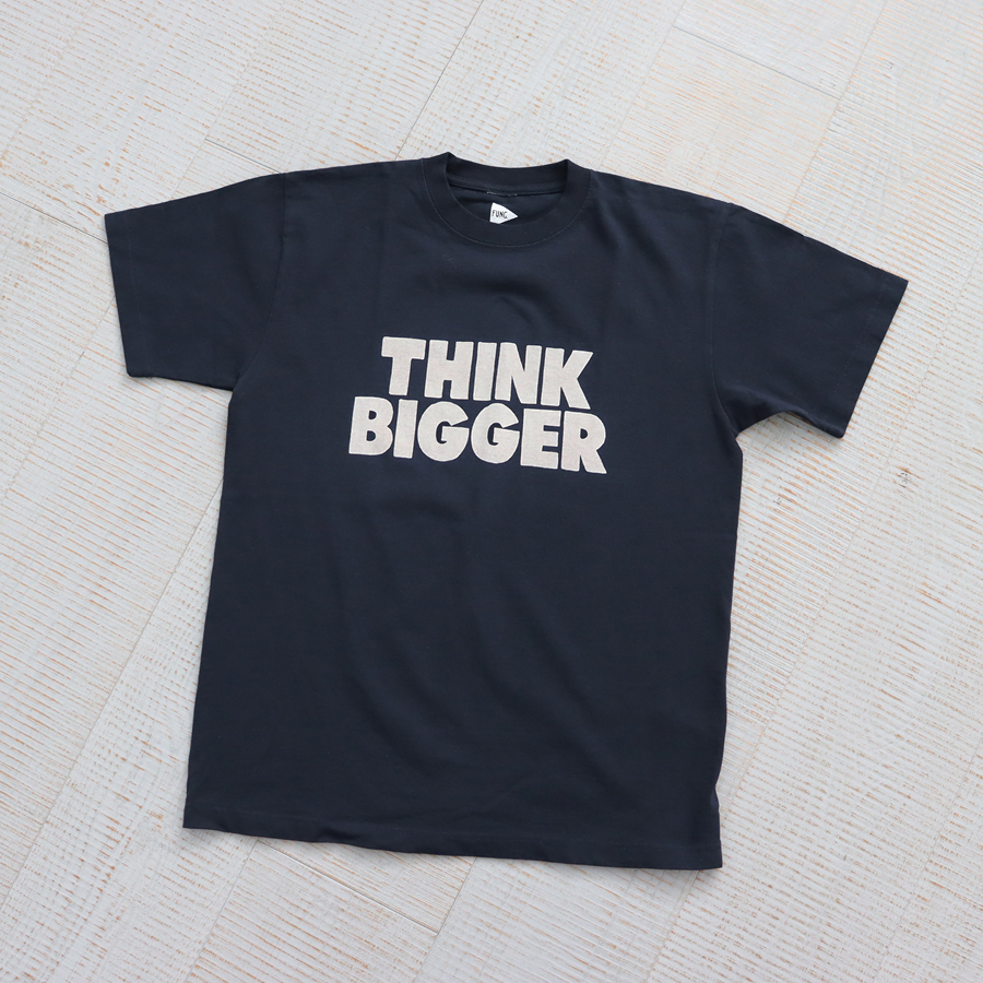 FUNG／ファング　BASIC TEE THINK BIGGER　Tシャツ FUNG/ファング BASIC TEE THINK BIGGER Tシャツ（Tシャツ
