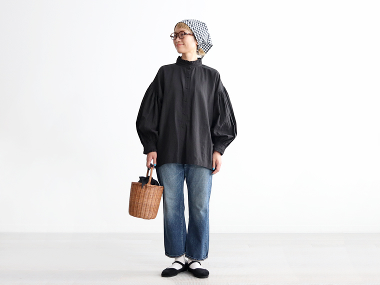 maison de soil (メゾンドソイル) フリルカラーピンタックシャツ