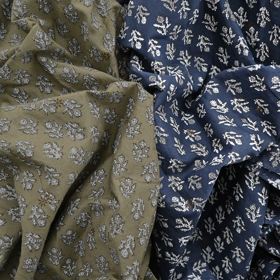 maison de soil (メゾンドソイル) フラワーモチーフ・ピンタックシャツ