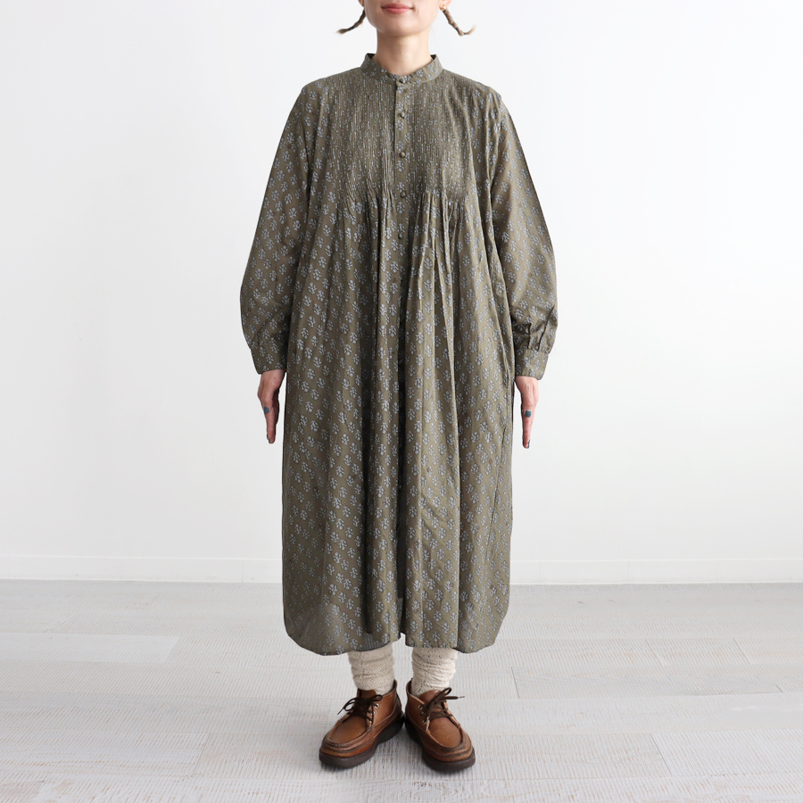 maison de soil (メゾンドソイル) フラワーモチーフ・ピンタック