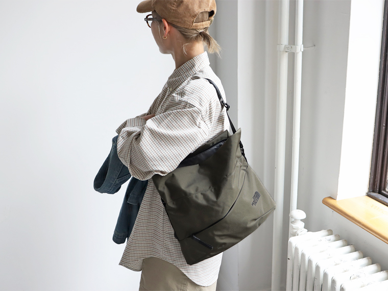 Amazon | [ザノースフェイス] Pyrenees Tote ソープストーン | THE