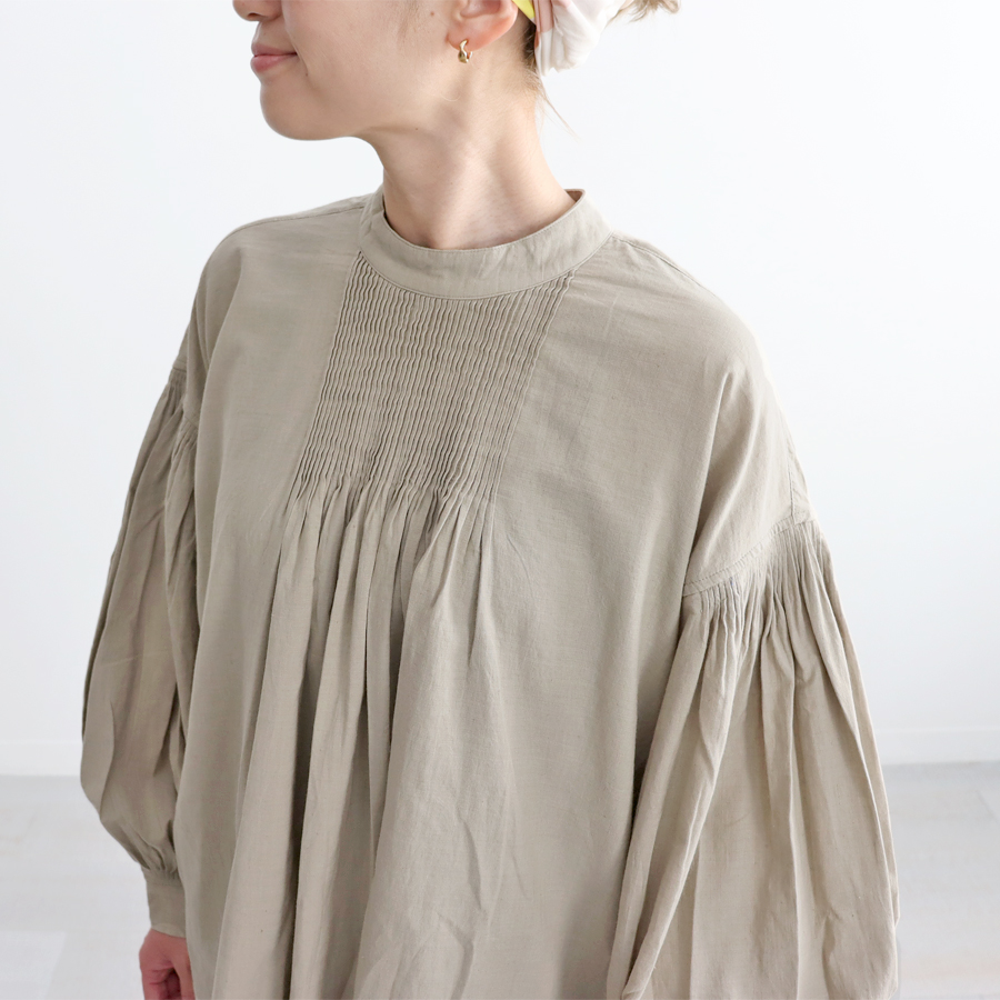 maison de soil (メゾンドソイル) バルーン袖・スタンドカラープル