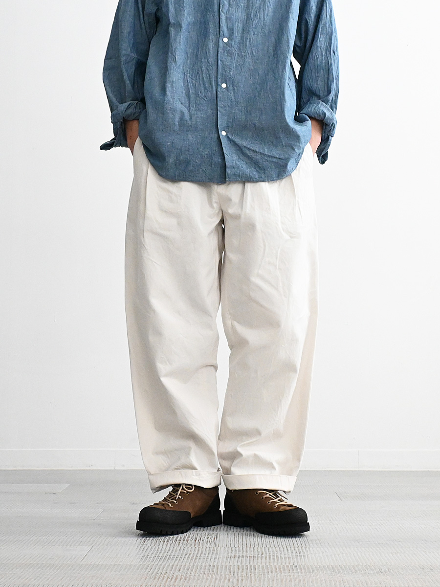 YAECA (ヤエカ) チノクロスパンツ ツータックストレート (11061601)