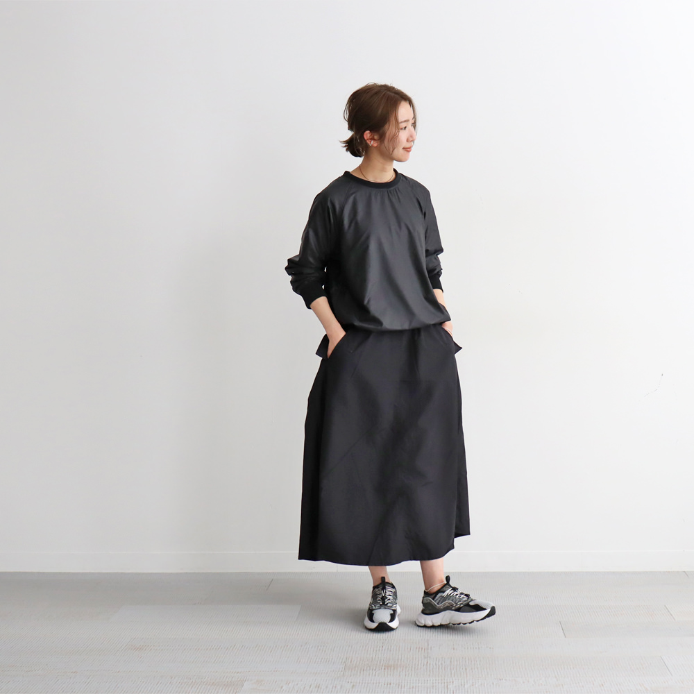 and wander(アンドワンダー) covered rip pullover | STRATO BLOG