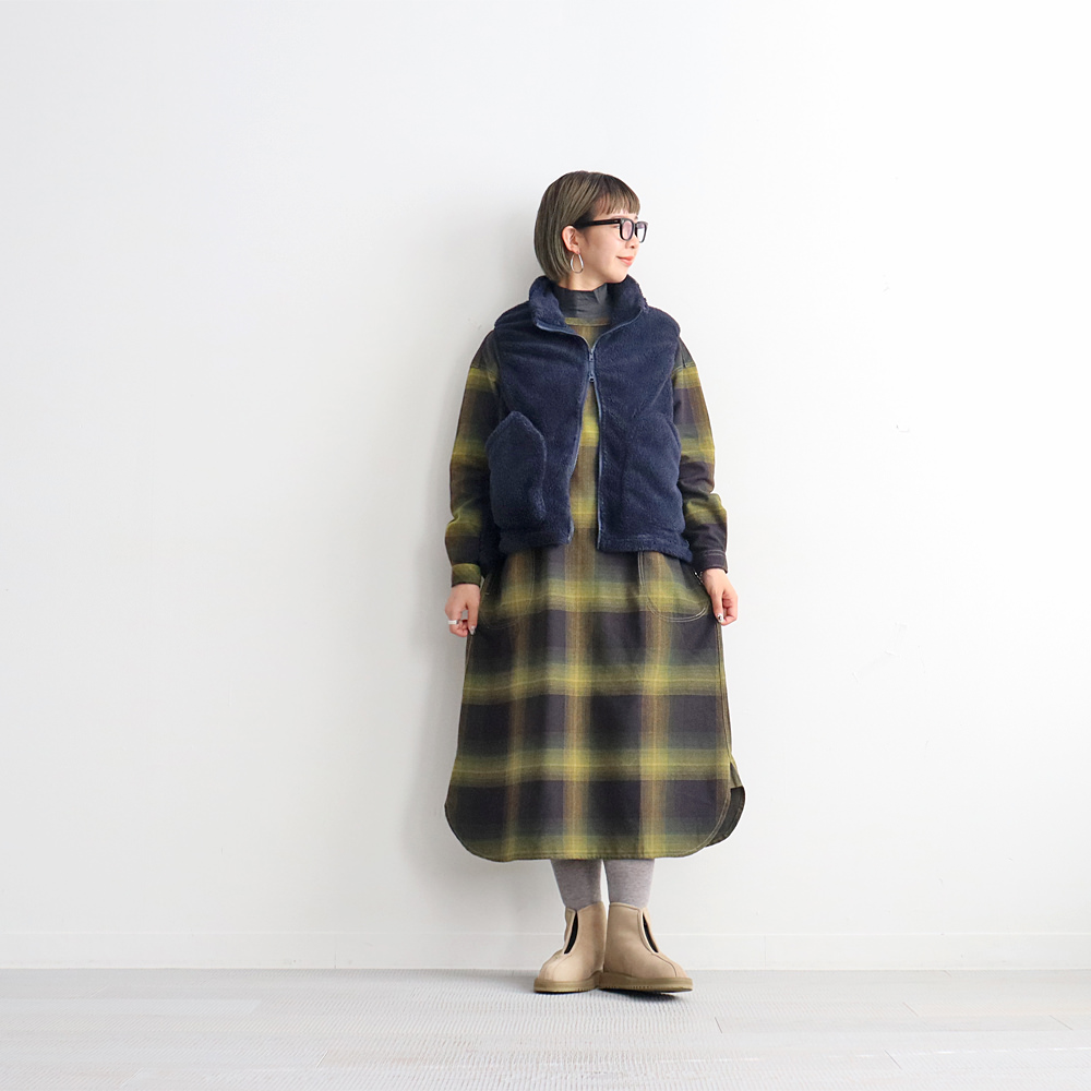 and wander(アンドワンダー) thermonel check tunic