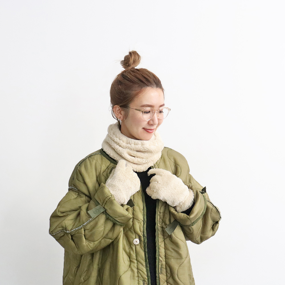 and wander(アンドワンダー) high loft fleece neck warmer | STRATO BLOG